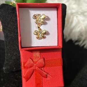 Chic Gold Floral Earrings